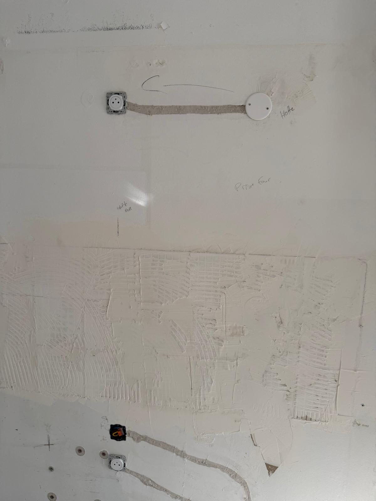 Prises de cuisine pour le four et la hotte, encastrées en rénovation